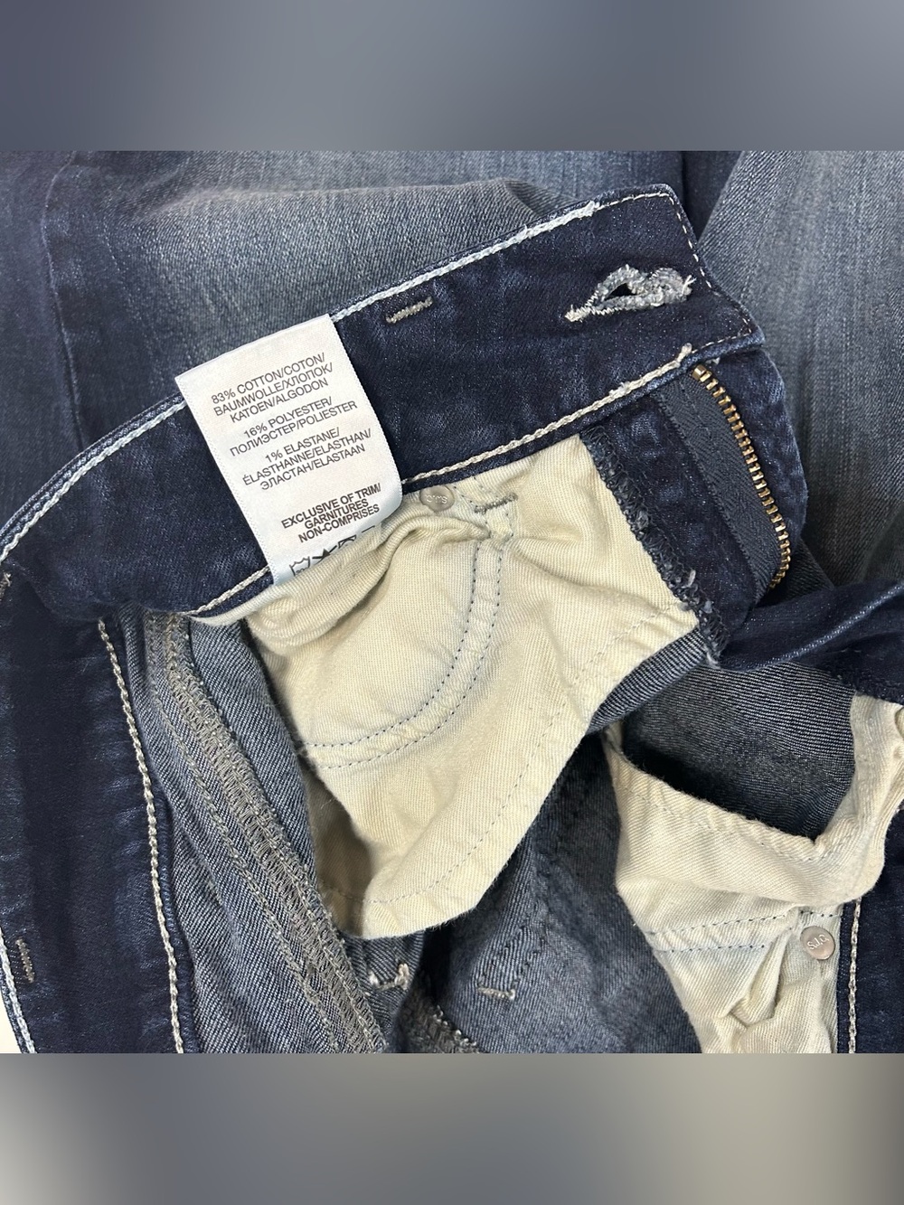 Silver Jeans Women’s Size W30/L11 Suki Mid Bermuda Jean Shorts Dark Wash #4209 - Picture 3 of 9